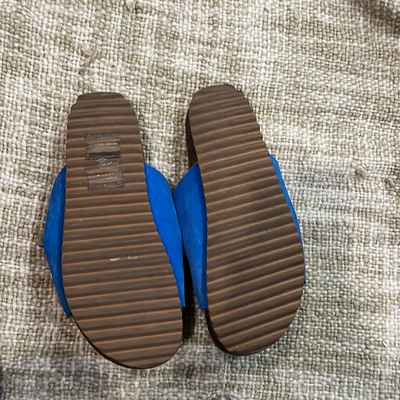 Vince Camuto blue sandals 💙 - Picture 3 of 6